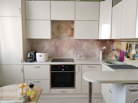 3-к квартира, 7/17 эт., 85м²