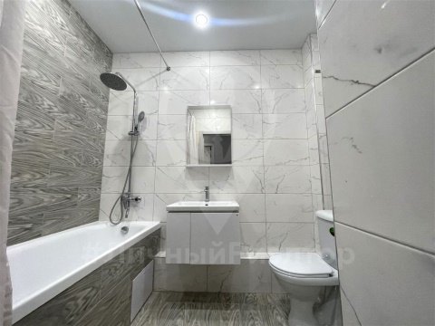 1-к квартира, 5/25 эт., 42м²