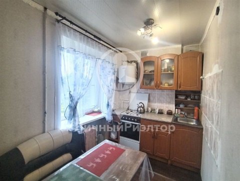 3-к квартира, 1/2 эт., 56м²