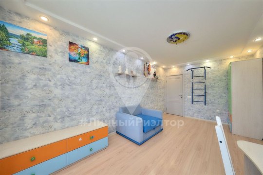3-к квартира, 5/10 эт., 98м²