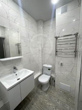 1-к квартира, 5/25 эт., 42м²