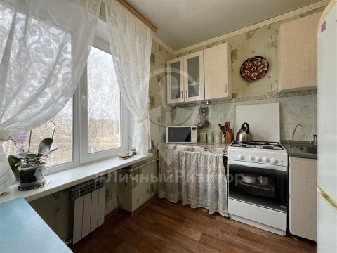 3-к квартира, 5/5 эт., 63м²