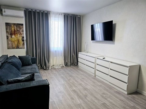 1-к квартира, 11/25 эт., 45м²