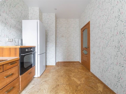 2-к квартира, 2/15 эт., 75м²