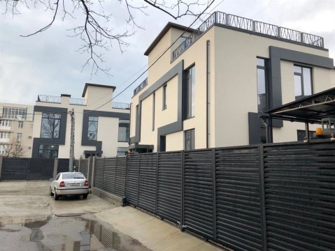 Дом 206м², участок 3,5 сот.