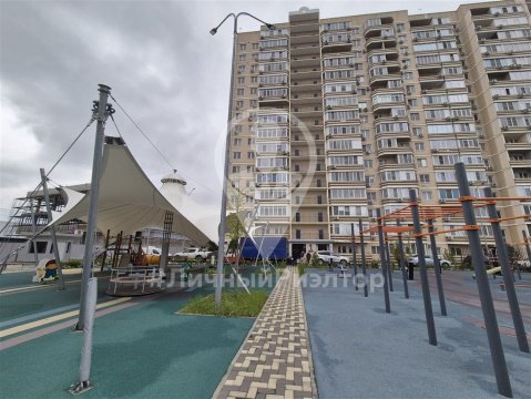 1-к квартира, 10/17 эт., 39м²