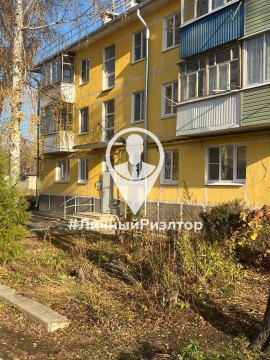 3-к квартира, 1/3 эт., 52м²