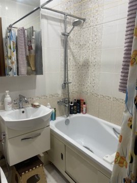 3-к квартира, 5/5 эт., 45м²