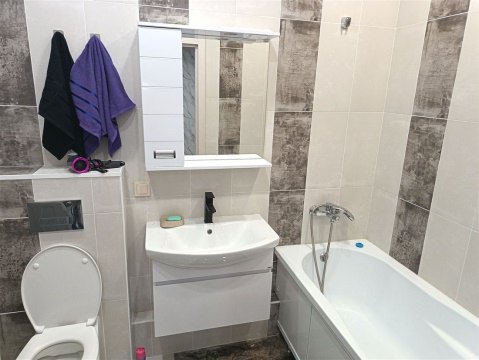 1-к квартира, 3/10 эт., 43м²