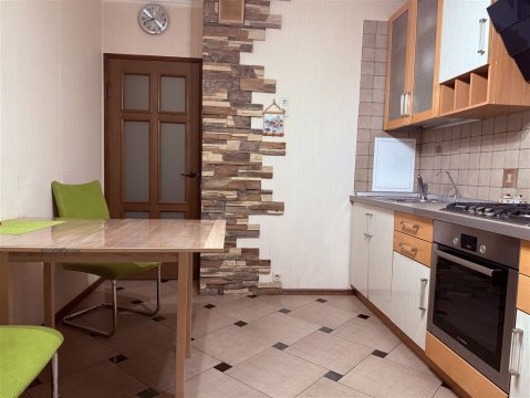 2-к квартира, 5/10 эт., 65м²