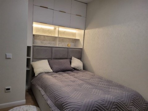 2-к квартира, 5/26 эт., 40м²